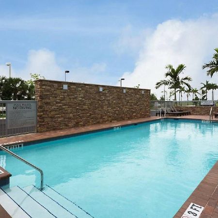 Fairfield Inn & Suites By Marriott Fort Lauderdale Pembroke Pines Eksteriør bilde