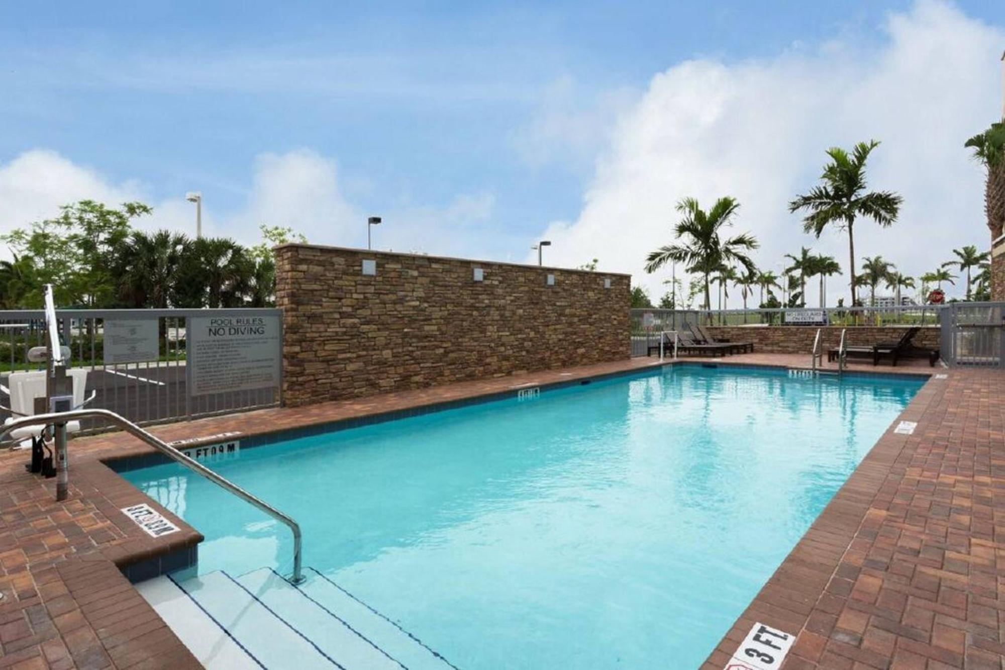 Fairfield Inn & Suites By Marriott Fort Lauderdale Pembroke Pines Eksteriør bilde